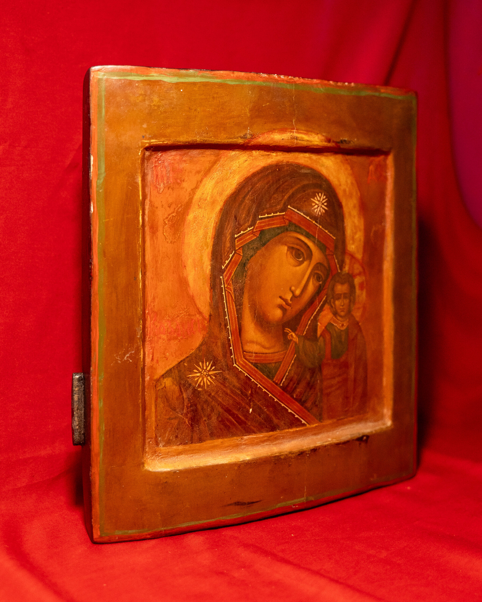Старинная икона «Казанская Богоматерь»